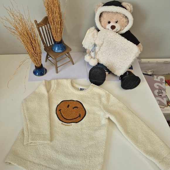 White Smiley Face Sweater - Picture 1 of 4